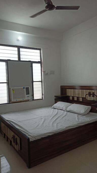 Sriram Homestay 01 Km To Sri Ram Mandir Ayodhya Eksteriør bilde
