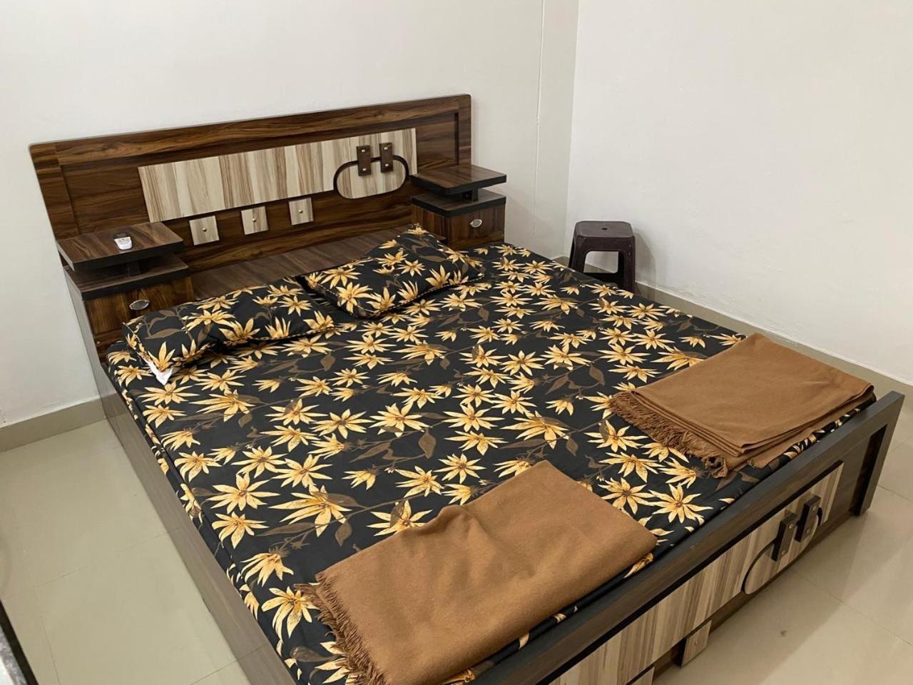 Sriram Homestay 01 Km To Sri Ram Mandir Ayodhya Eksteriør bilde